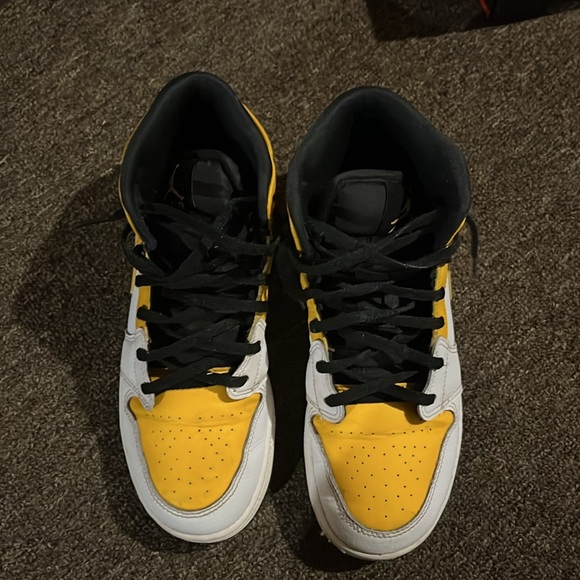 Jordan Retro High Tops Sz 6Y - Picture 2 of 6